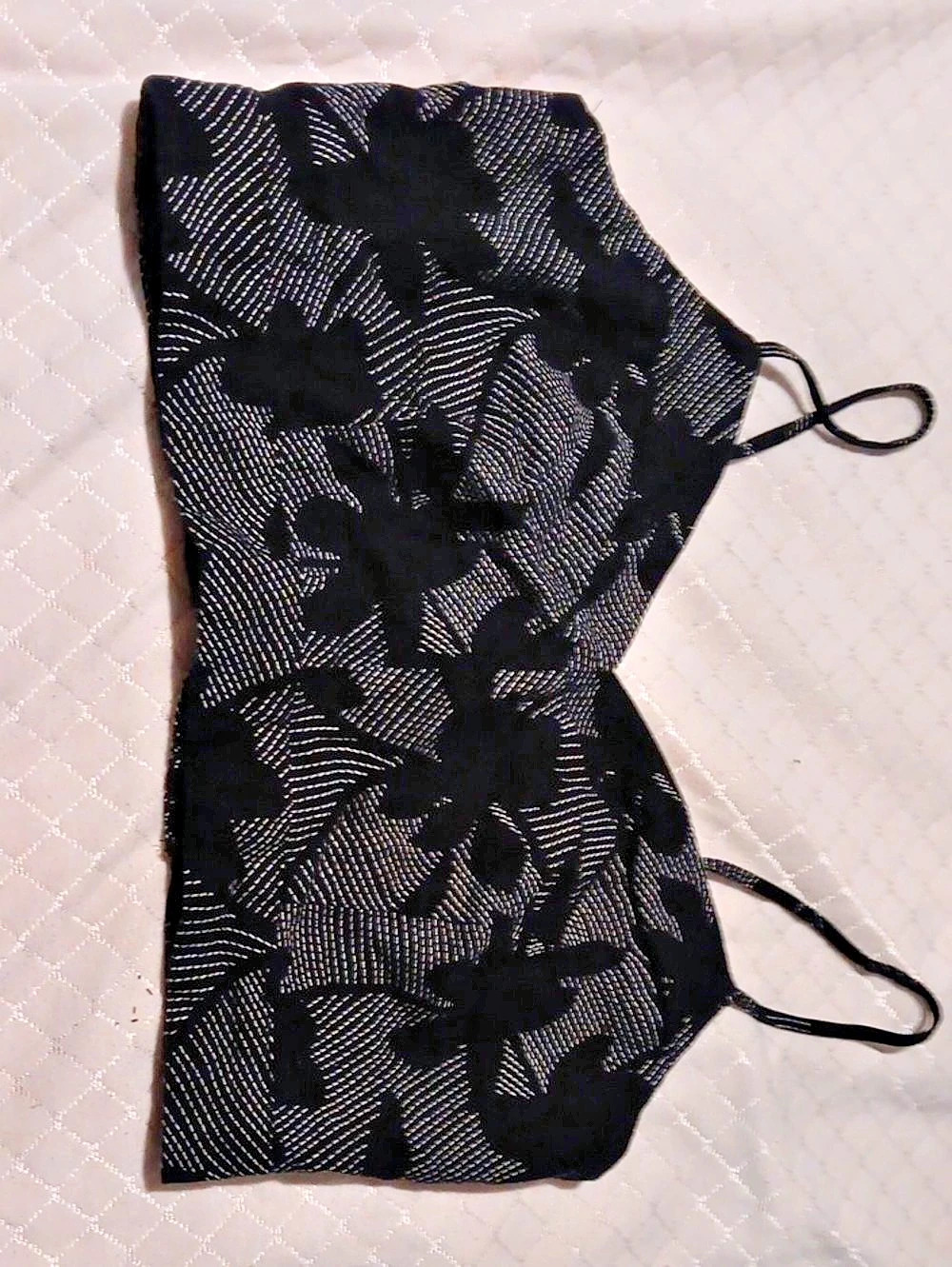 Universal Thread Floral Face Mask in Black & White Size Medium